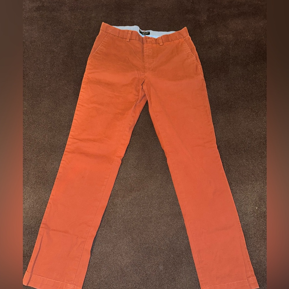 Banana Republic Aiden Chino in a burnt orange/red color-way. Sz. 32x34.